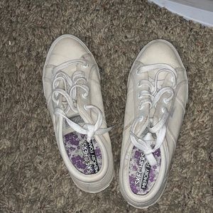 White sketchers shoes